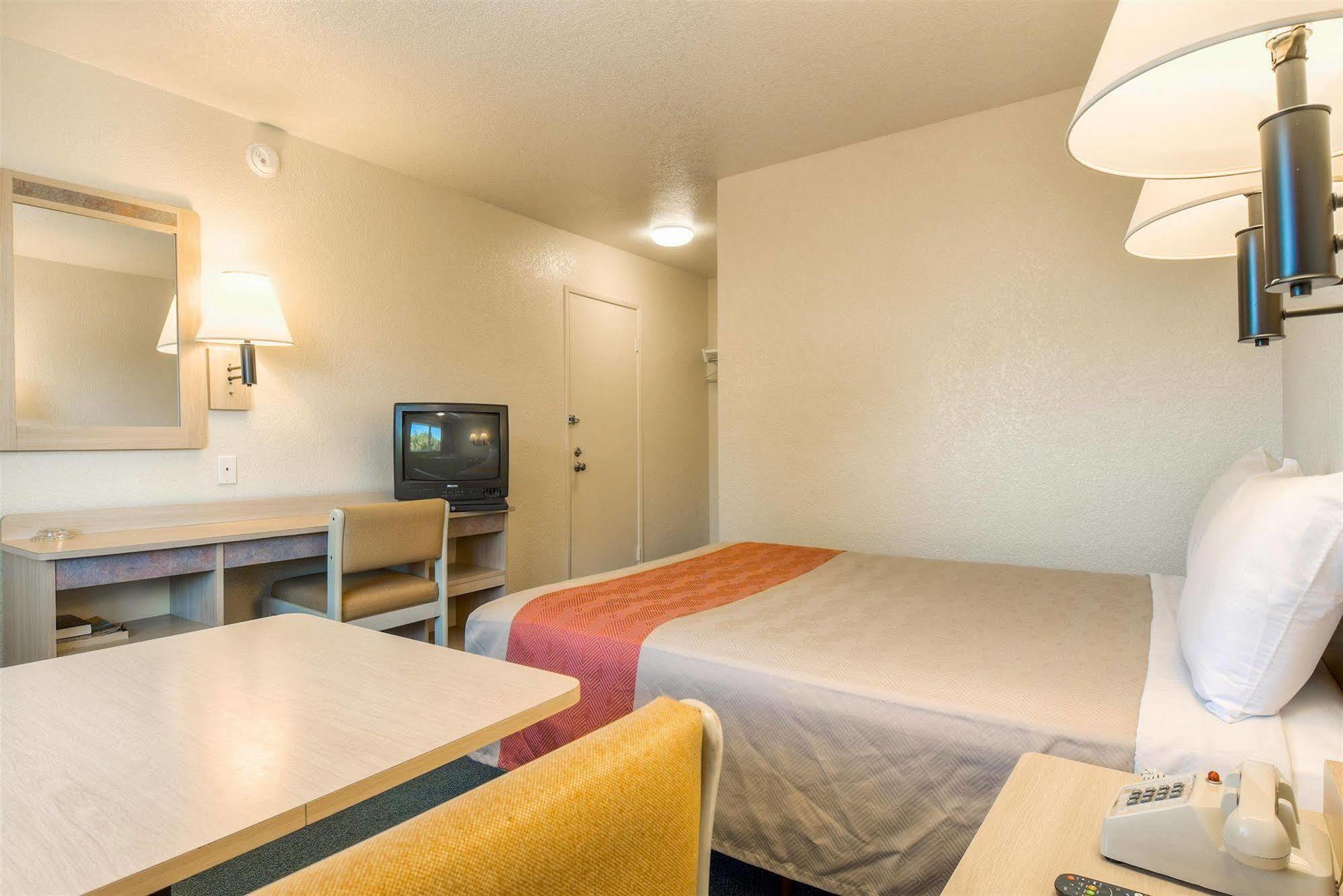 Motel 6-Fontana, Ca Exterior foto